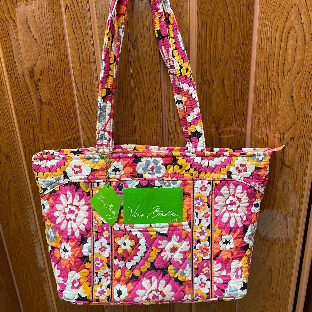 Vera Bradley Mandy Quilted Handbag. New with Tags.
